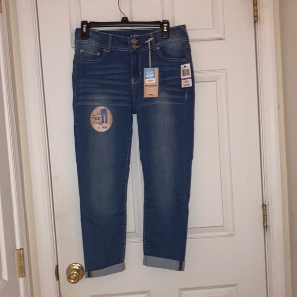 Wallflower Denim - Wallflower Jeans Crop Jeans